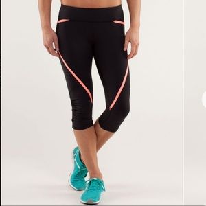 Lululemon Run Pace Crop Leggings Black Ocean Stripe Bleached Coral Sz 6